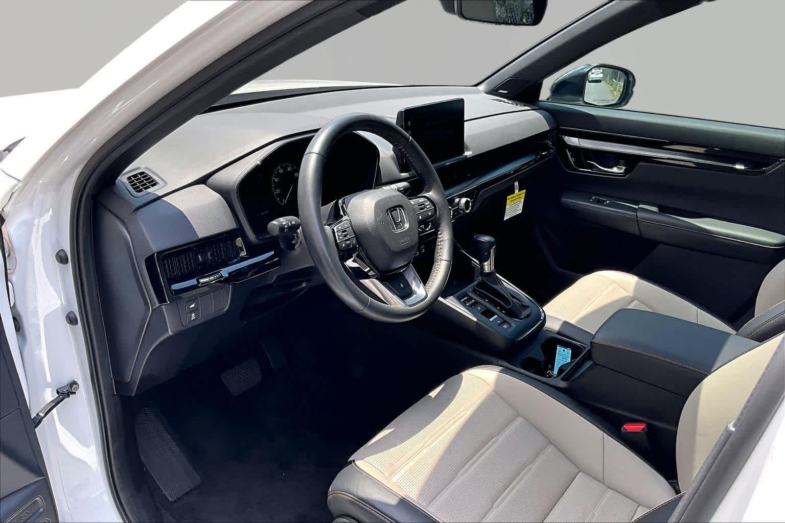 Used 2024 Platinum White Pearl Honda Sport Touring image 18