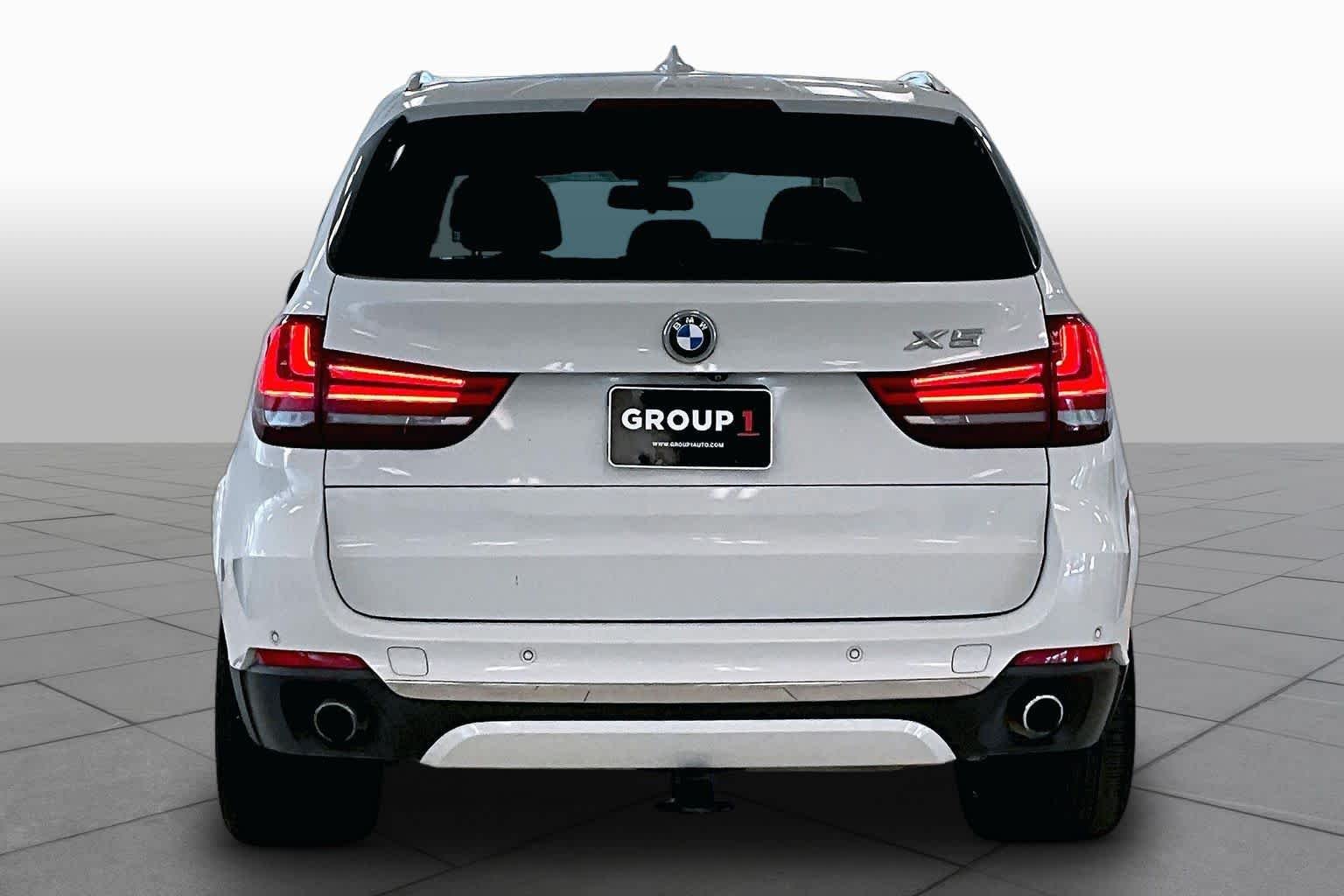 Used 2017 Alpine White BMW sDrive35i image 4