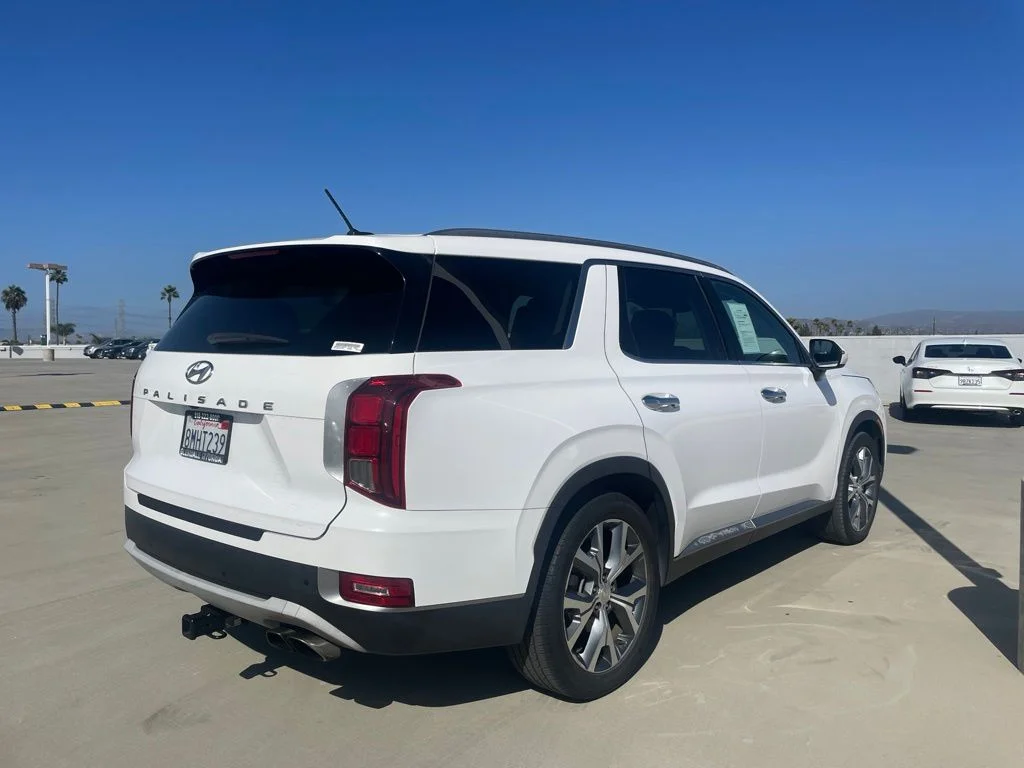 Used 2020 Hyper White Hyundai SEL image 2