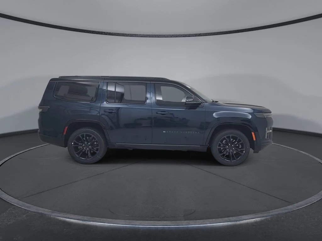 New 2026 Fathom Blue Pearl-Coat Exterior Paint (Late Availability) Jeep Summit Reserve image 17