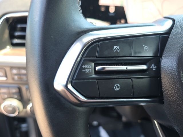 Used 2025 Gray Chevrolet Z71 image 20