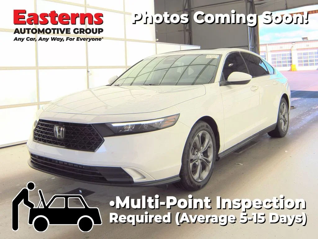 Used 2023 White Honda EX image 1