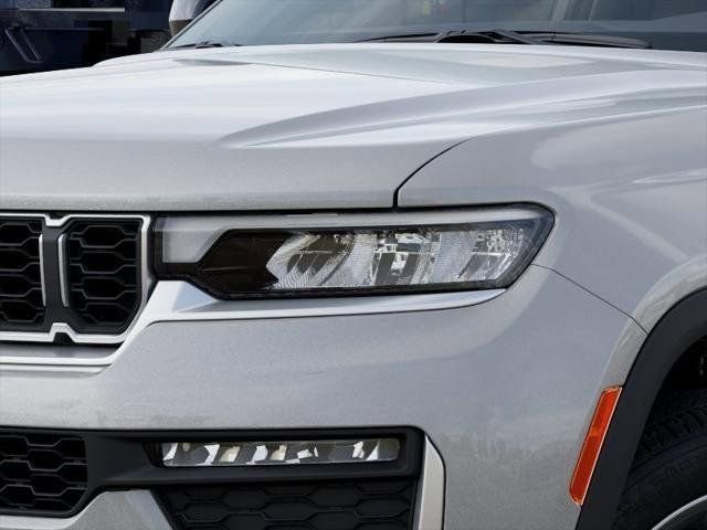 New 2026 Silver Zynith Exterior Paint Jeep Limited image 27