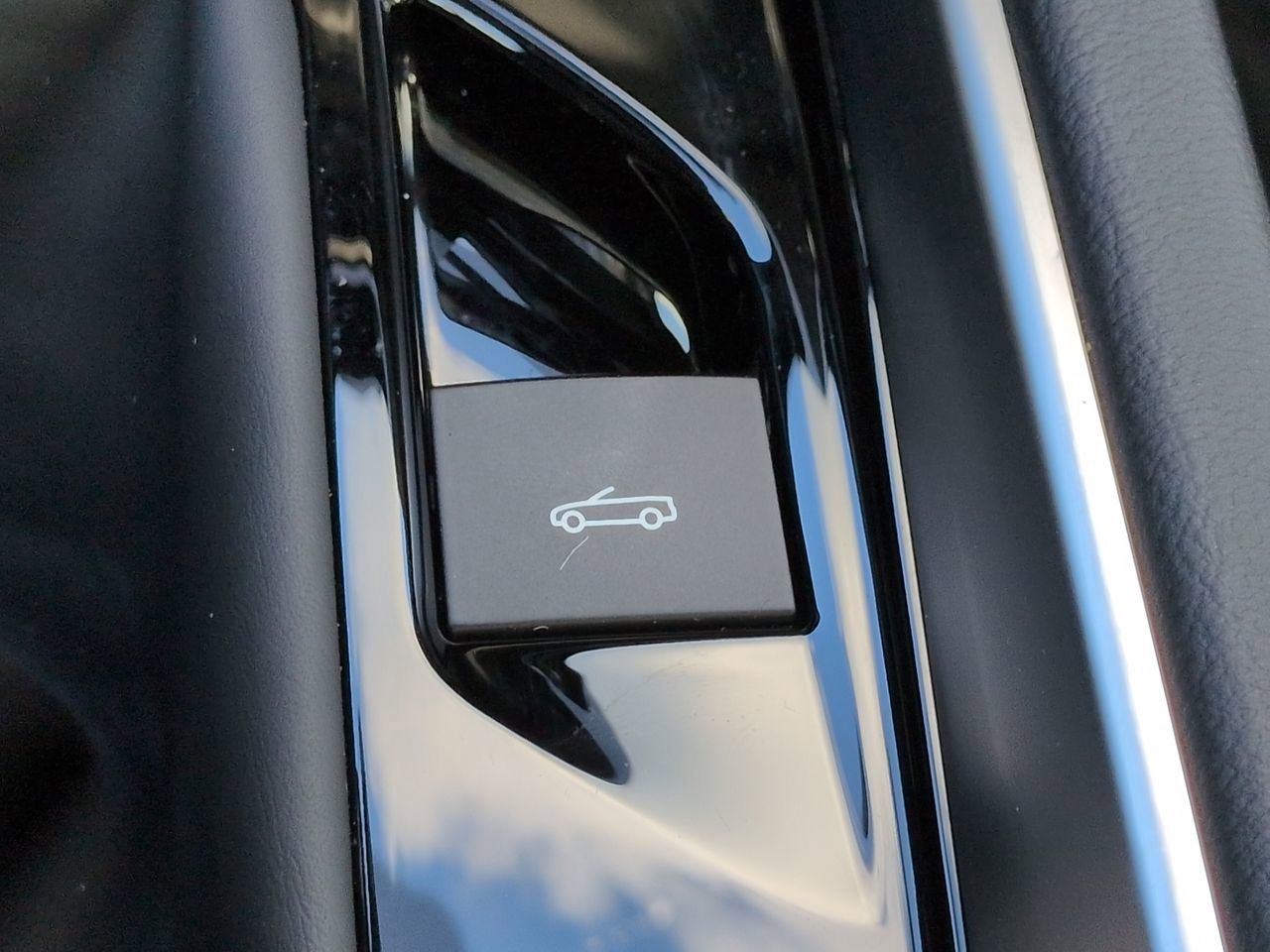 Used 2025 Black Sapphire Metallic BMW M40i image 22