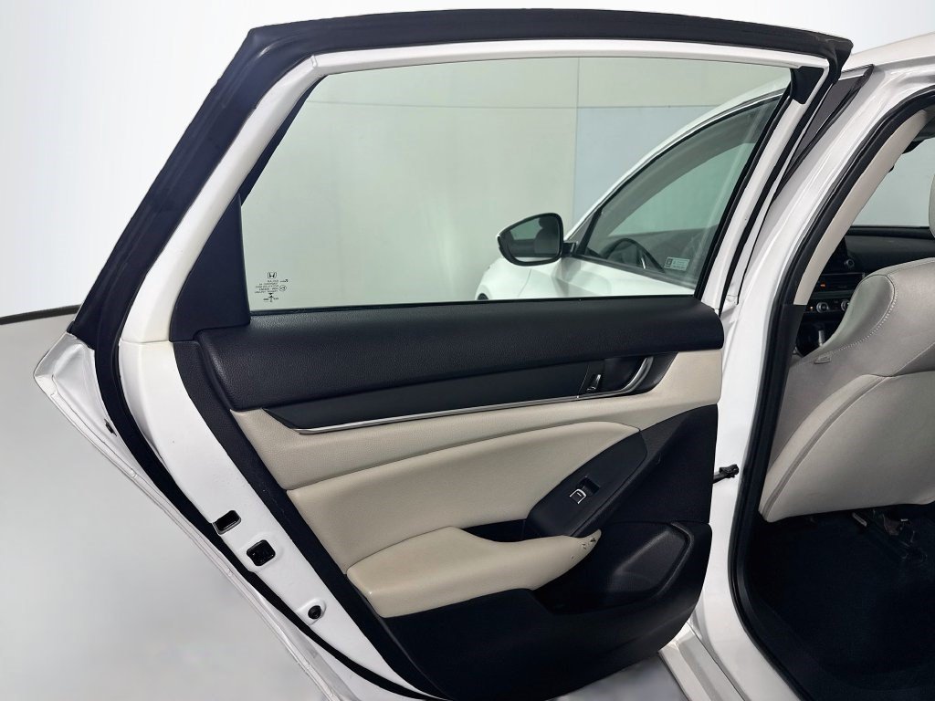 Used 2020 Platinum White Pearl Honda LX image 22