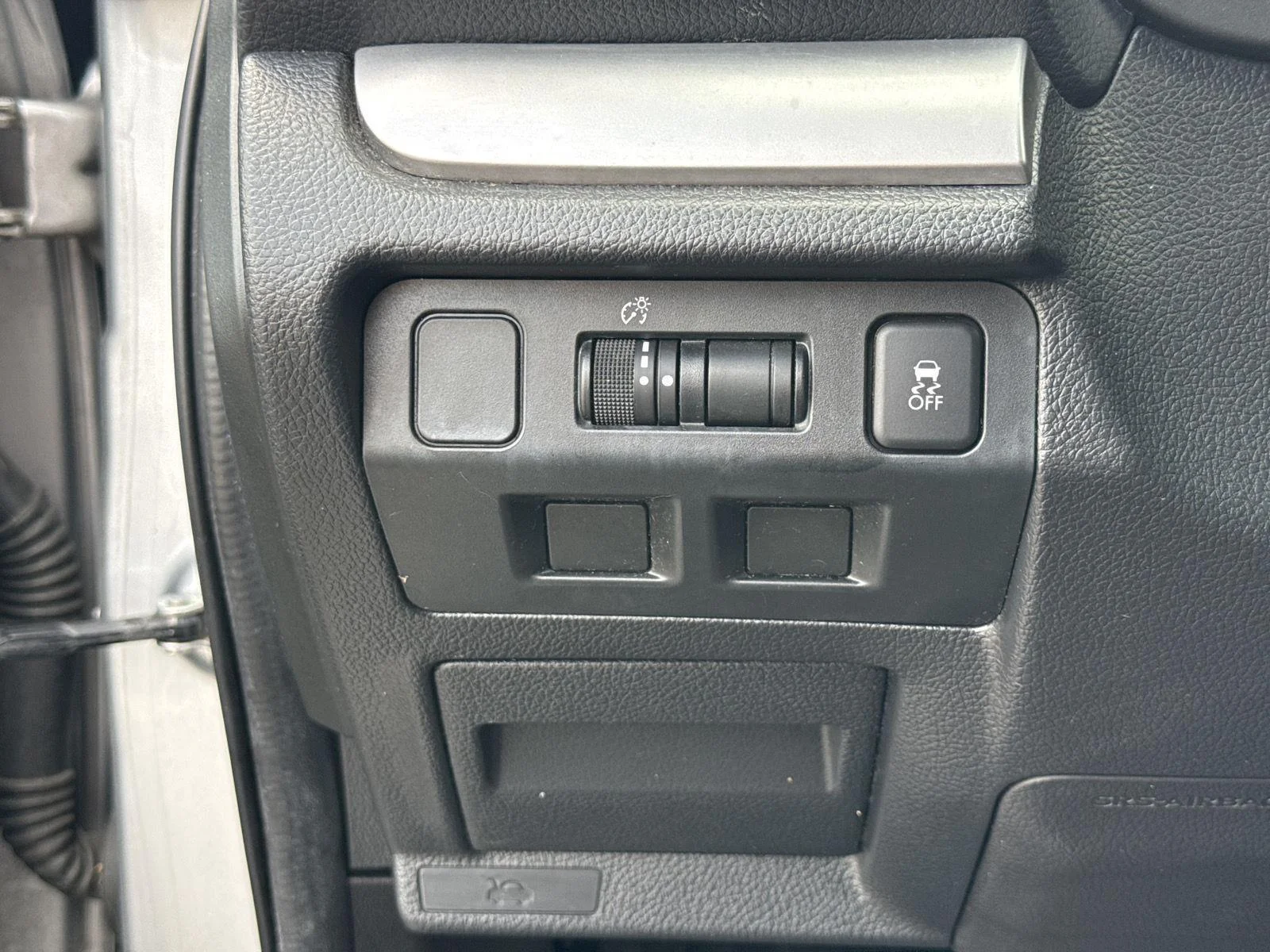 Used 2018 Ice Silver Metallic Subaru 2.5i image 15