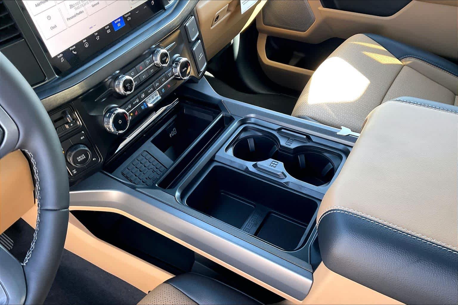 New 2026 Star White Metallic Tri-Coat Ford F-250® Lariat® image 7