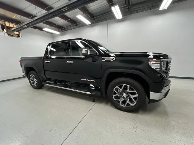 New 2026 Onyx Black GMC SLT image 9