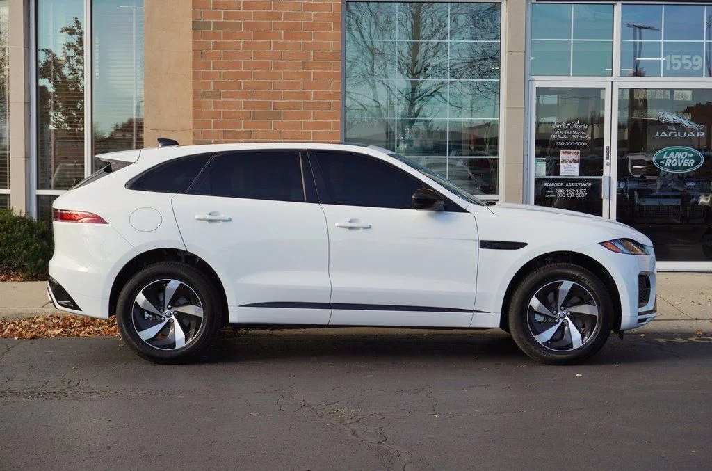 Used 2025 White Jaguar P400 R-Dynamic S image 7
