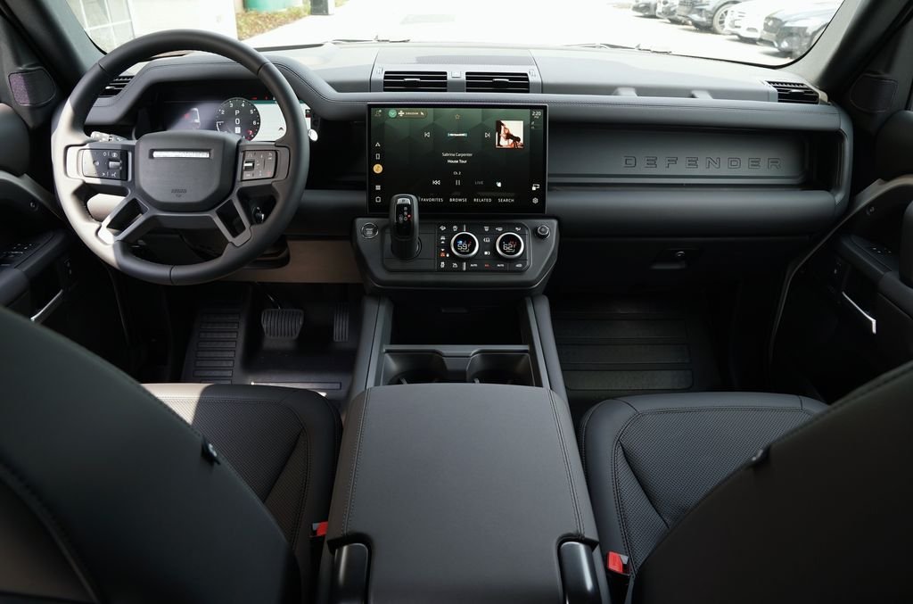 New 2026 Borasco Grey Land Rover X-Dynamic SE image 9