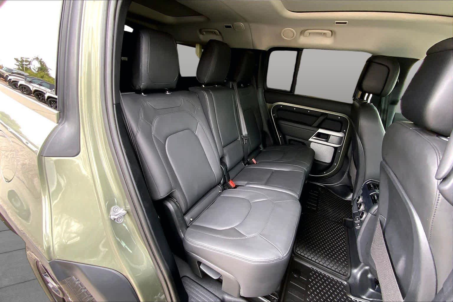 Used 2023 Pangea Green Metallic Land Rover S image 18