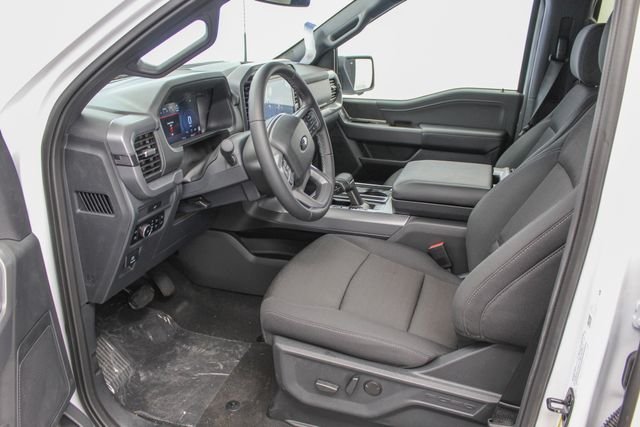 New 2026 Oxford White Ford XLT image 14