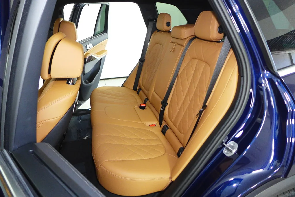 Used 2026 Blue BMW xDrive40i image 21