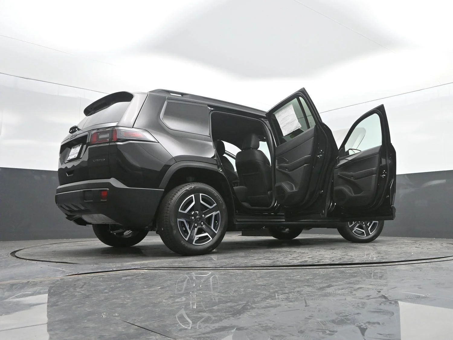 New 2026 Diamond Black Crystal Pearl-Coat Exterior Paint Jeep Limited image 50