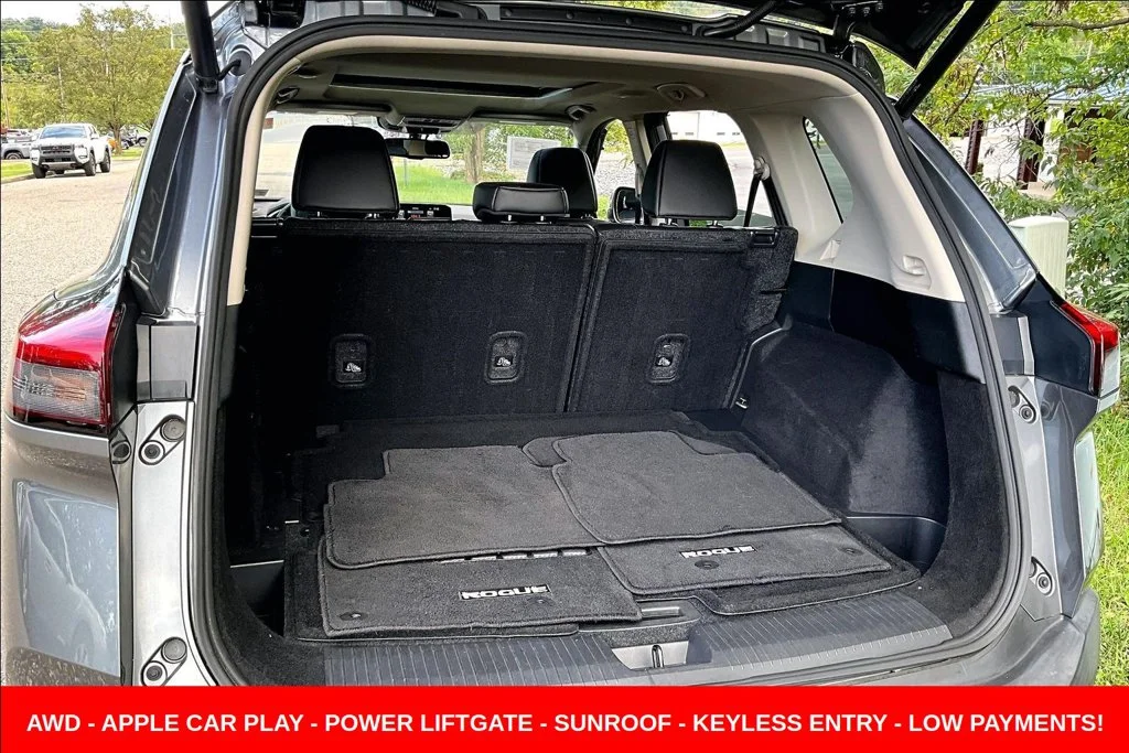 Used 2023 Gray Nissan SL image 27