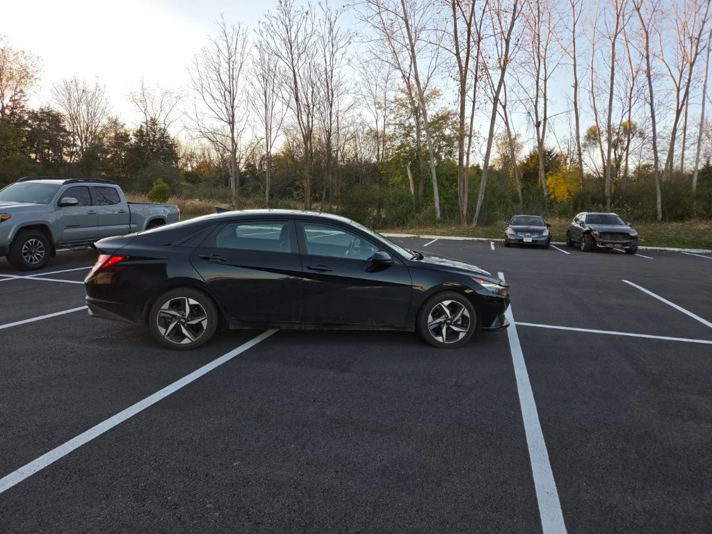 Used 2023 Black Hyundai SEL image 8
