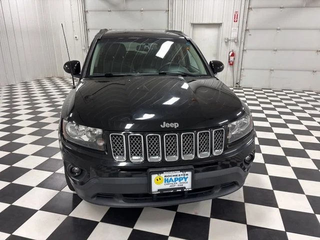 Used 2017 Black Jeep Latitude image 2