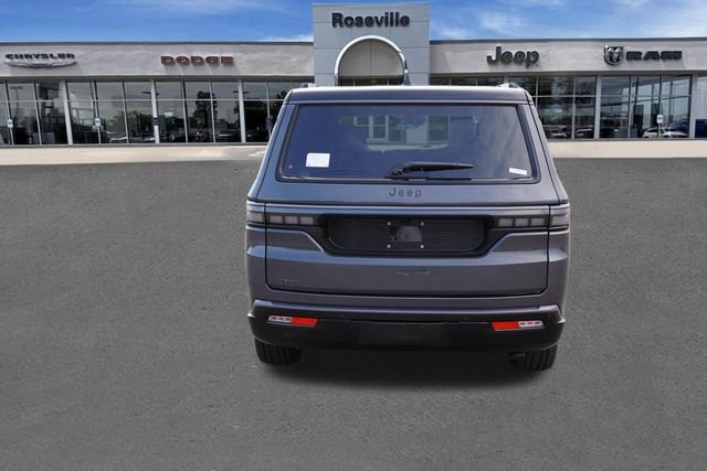 New 2026 Baltic-Gray Metallic Clear-Coat Exterior Paint Jeep Summit Reserve image 4