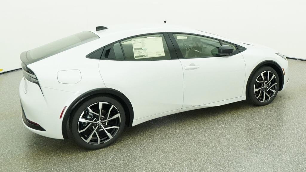 New 2026 Wind Chill Pearl Toyota XSE image 5