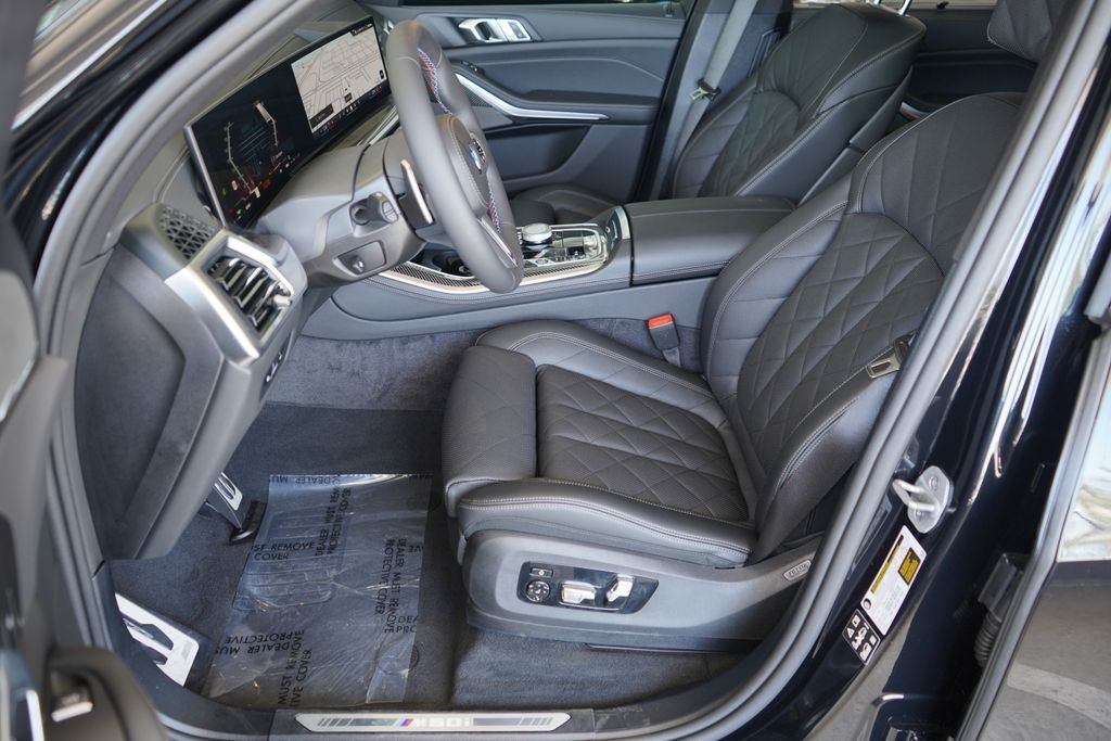 Used 2026 Black Sapphire Metallic BMW M60i image 11