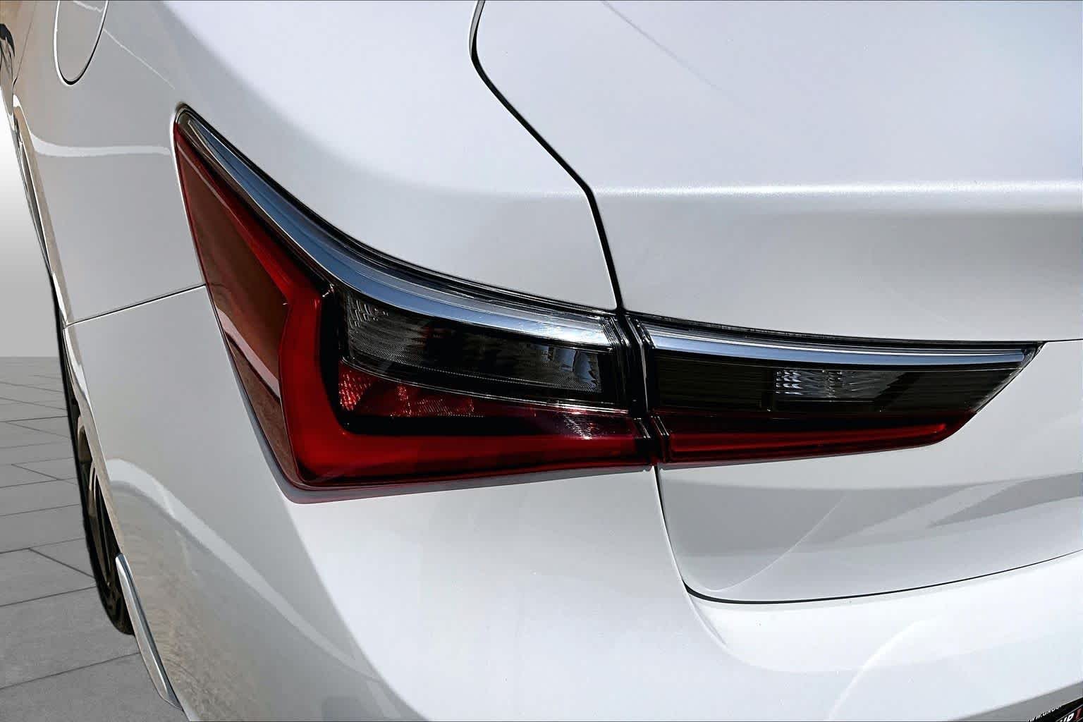 Used 2021 Platinum White Pearl Acura w/Premium Package image 29