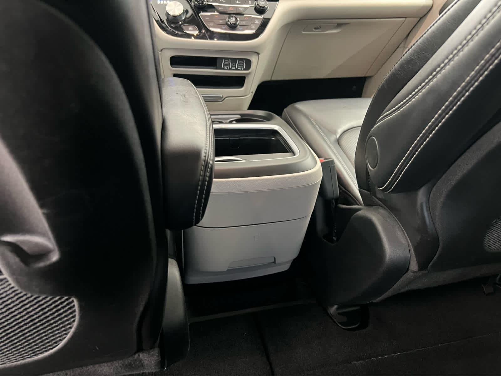 2023 Chrysler Pacifica Touring L - Photo 23
