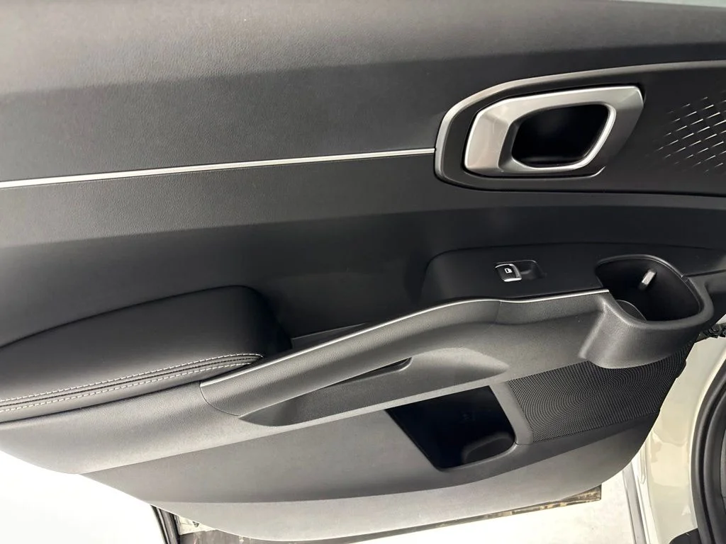 New 2026 Ivory Silver Kia S image 23