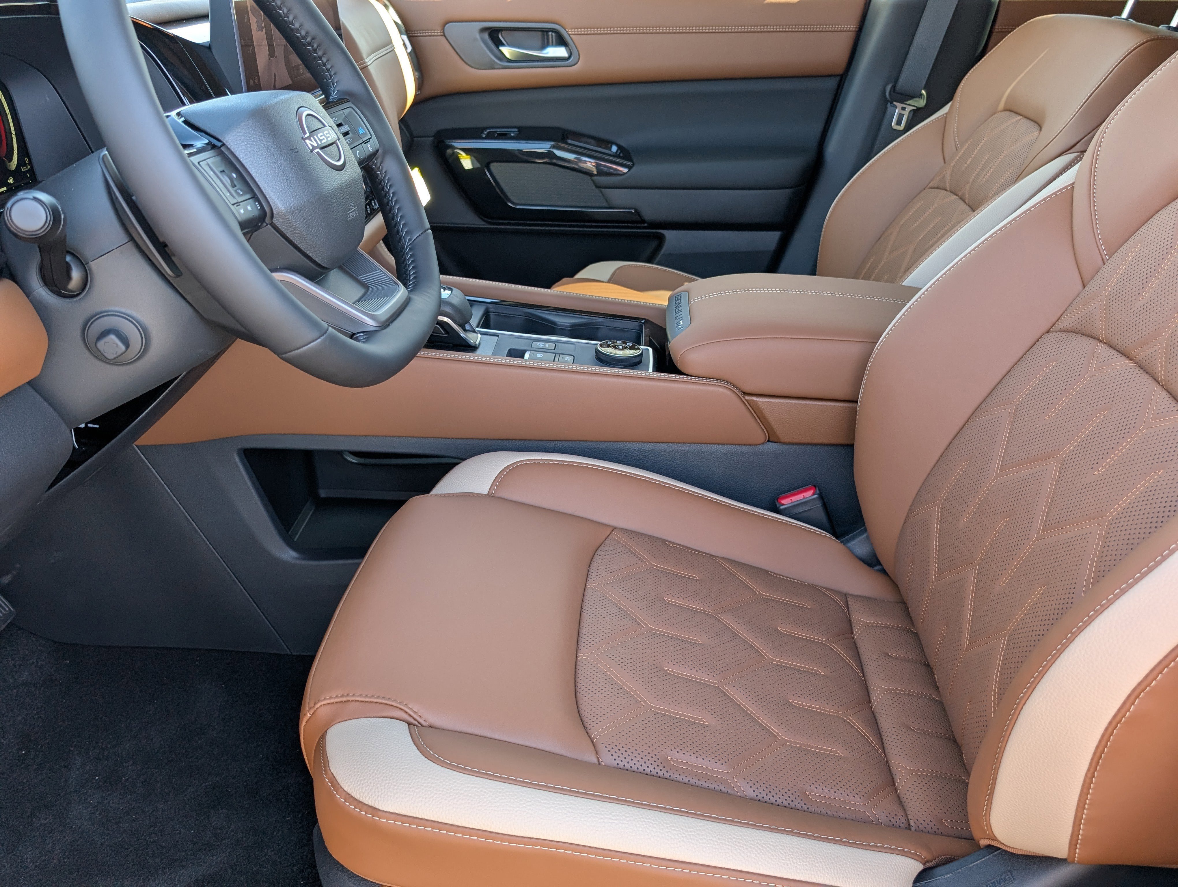2026 Nissan Pathfinder Platinum - Photo 10