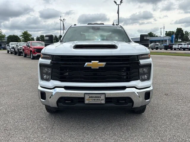New 2026 Summit White Chevrolet Work Truck image 15