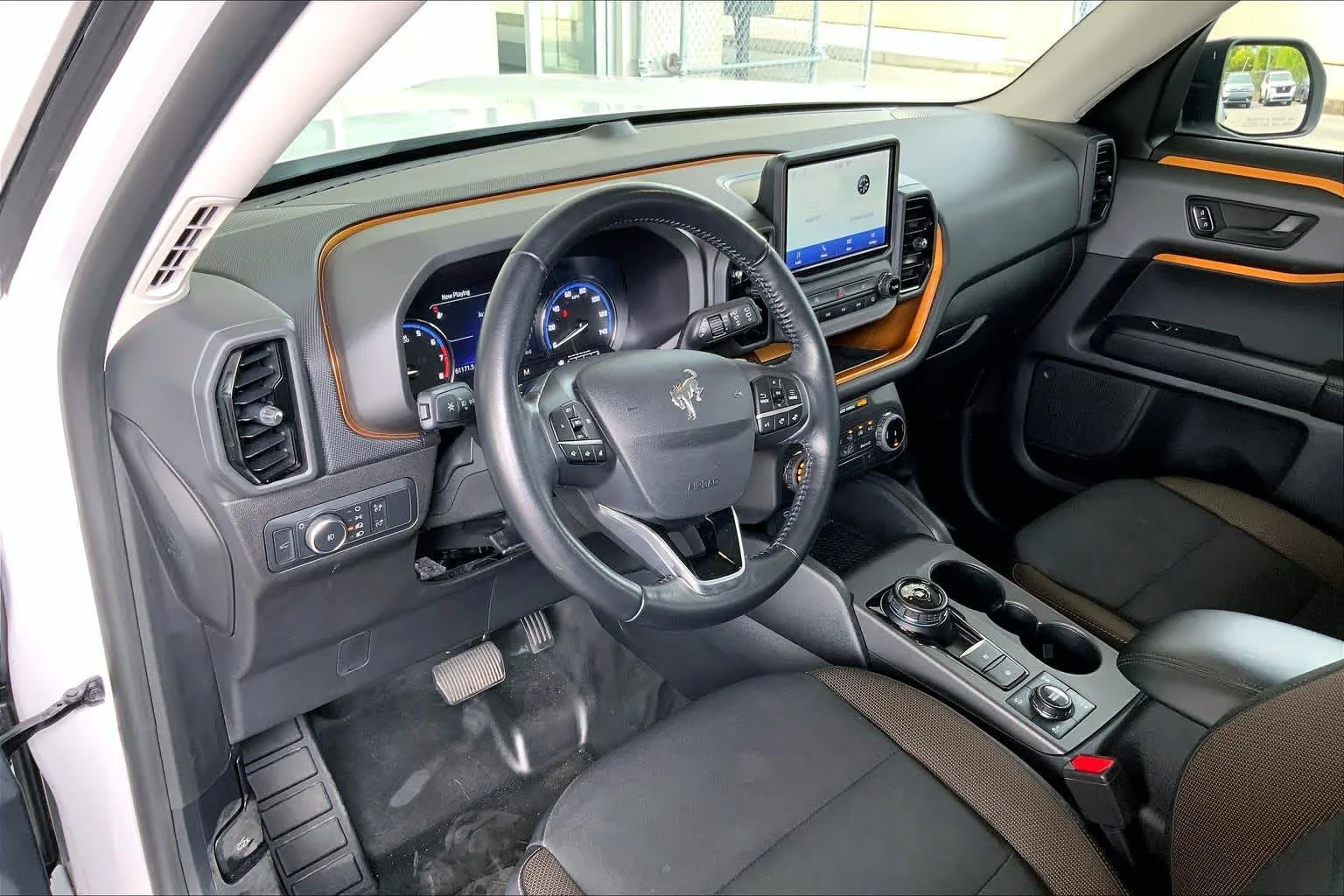 Used 2022 Oxford White Ford Badlands image 18