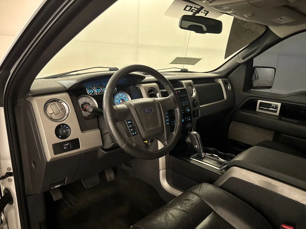 Used 2010 White Ford XLT image 6