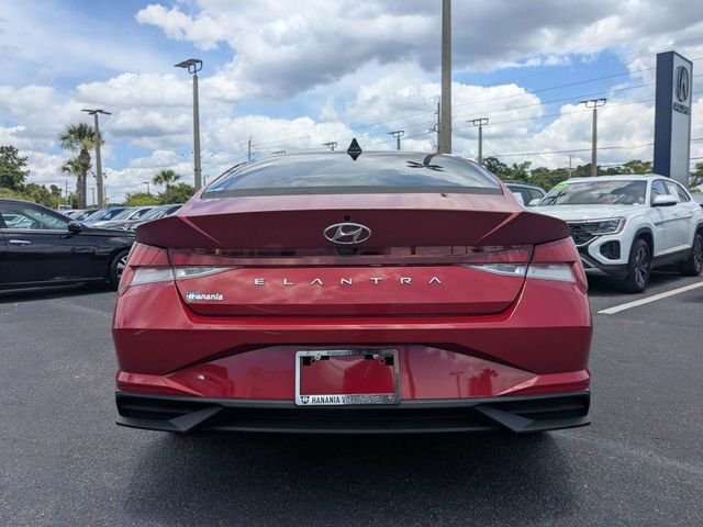 Used 2022 Red Hyundai SEL image 4