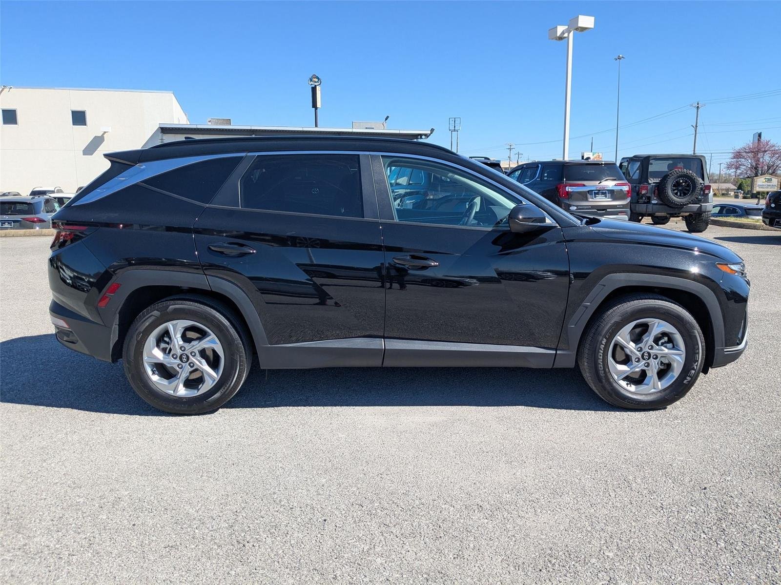 Used 2024 Black Pearl Hyundai SEL image 4