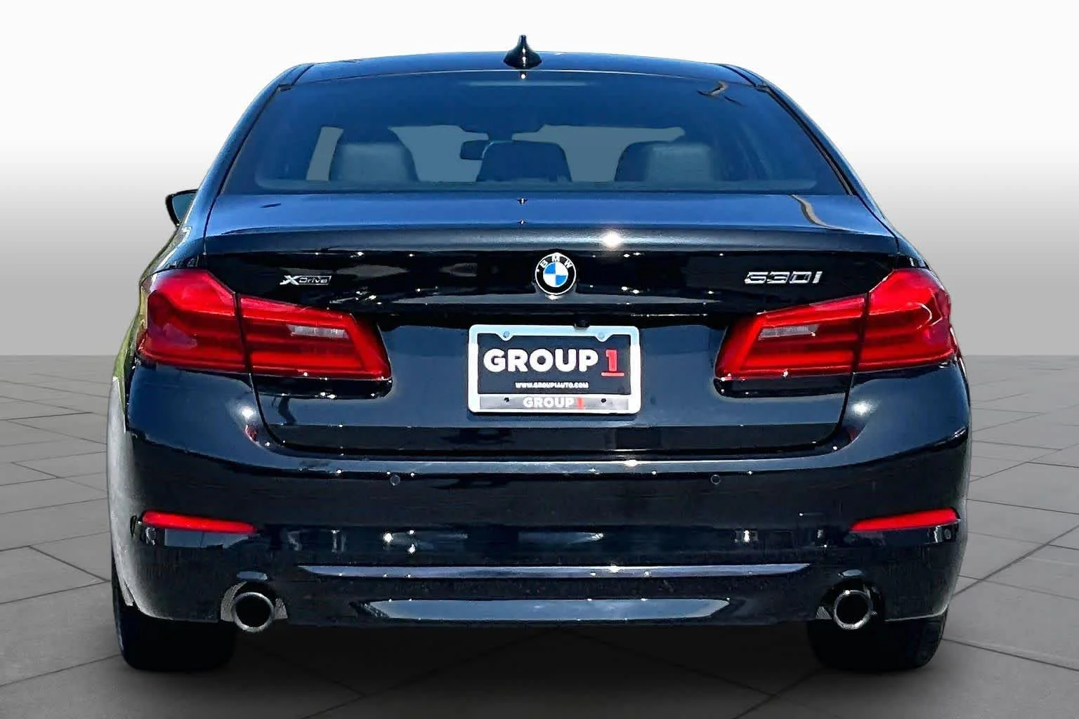 Used 2019 Black Sapphire Metallic BMW 530i xDrive image 5