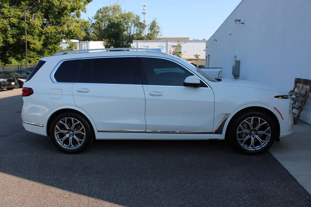 Used 2023 White BMW xDrive40i image 33