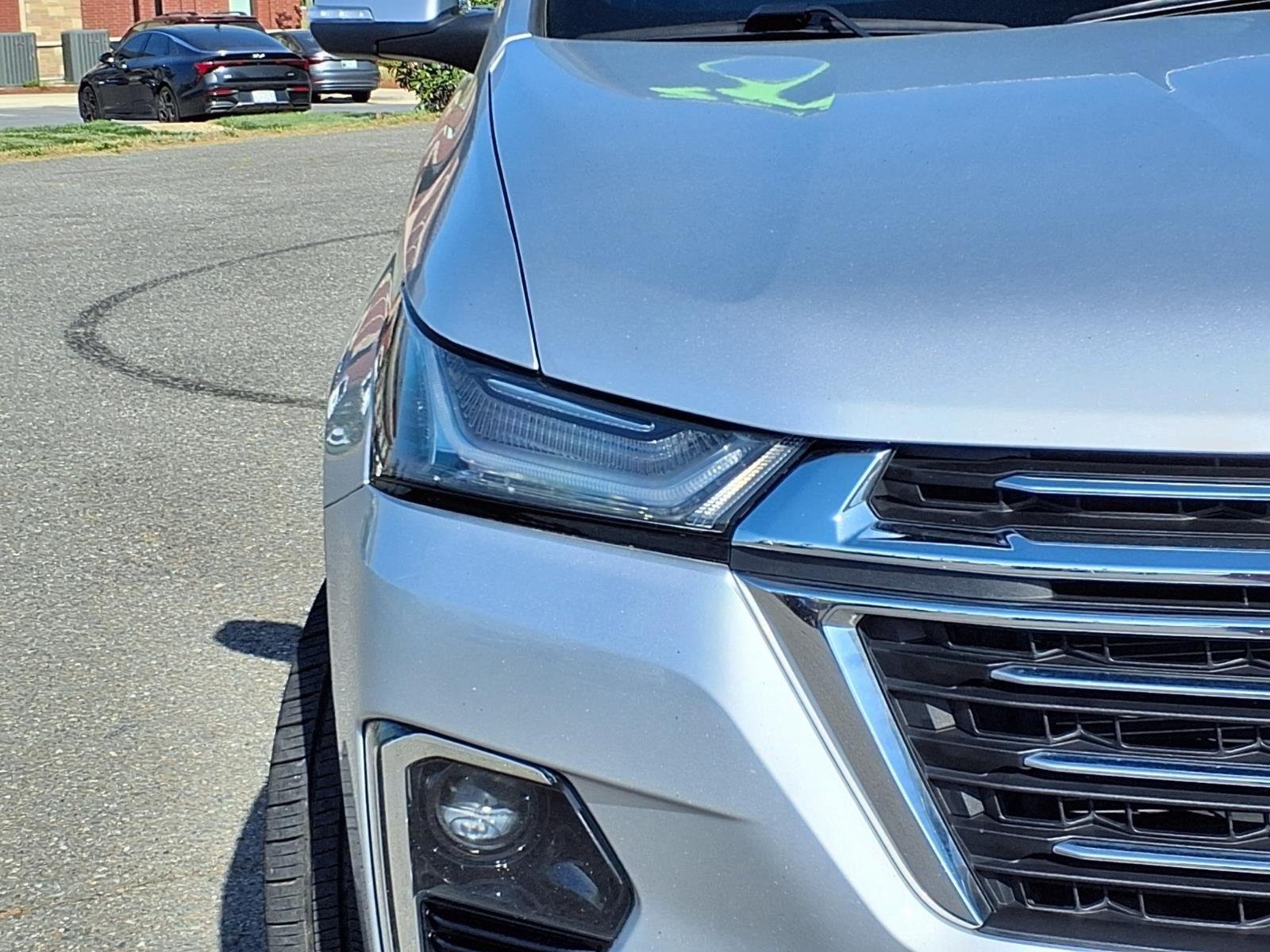 Used 2022 Silver Ice Metallic Chevrolet LT Cloth image 15