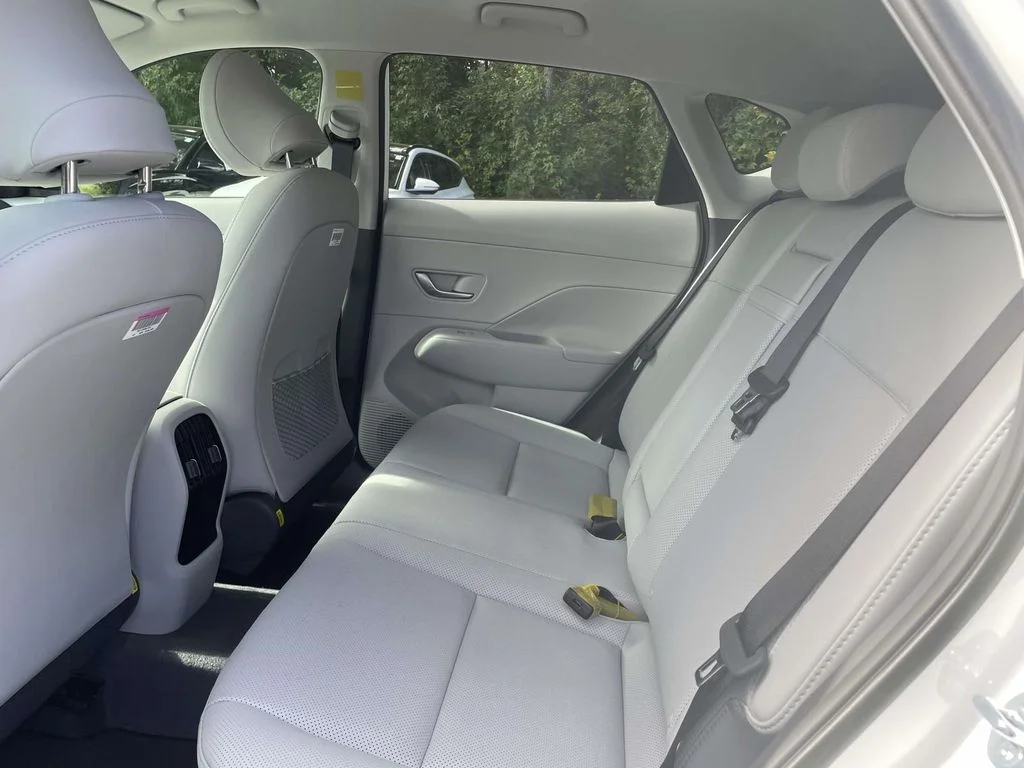 New 2026 White Hyundai SEL Premium image 10