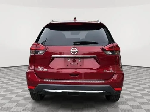 Used 2020 Red Nissan SL image 2