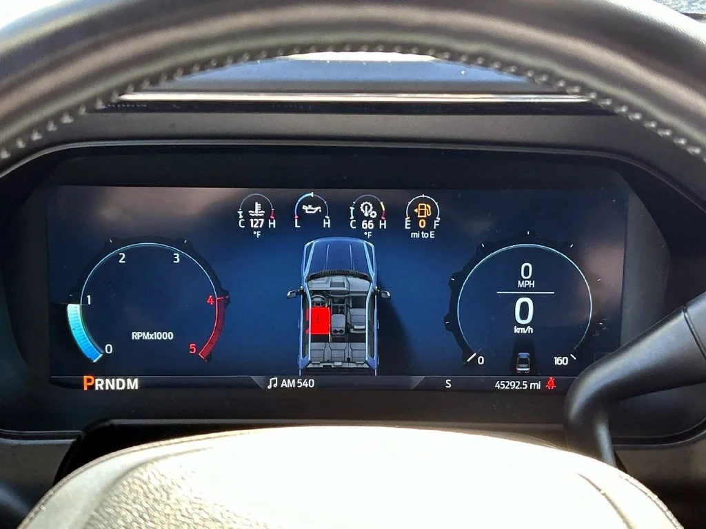 Used 2023 Gray Metallic Ford Lariat image 28