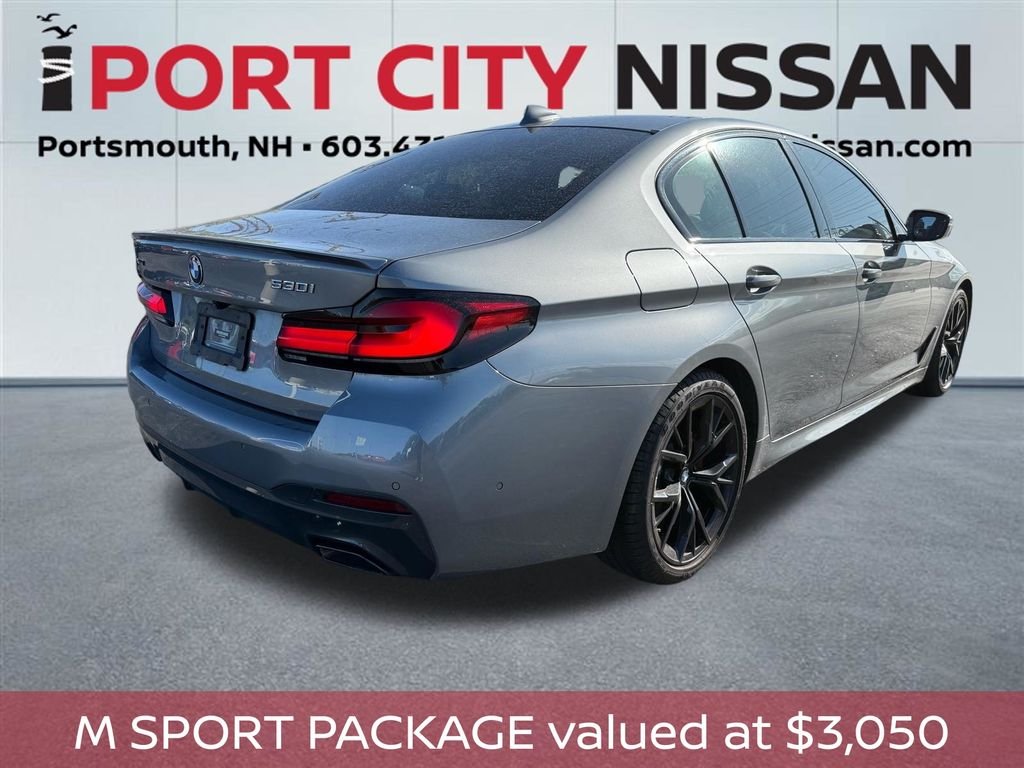 Used 2023 Skyscraper Gray Metallic BMW 530i xDrive m-sport pro w/premium pkg & shadowline trim image 3