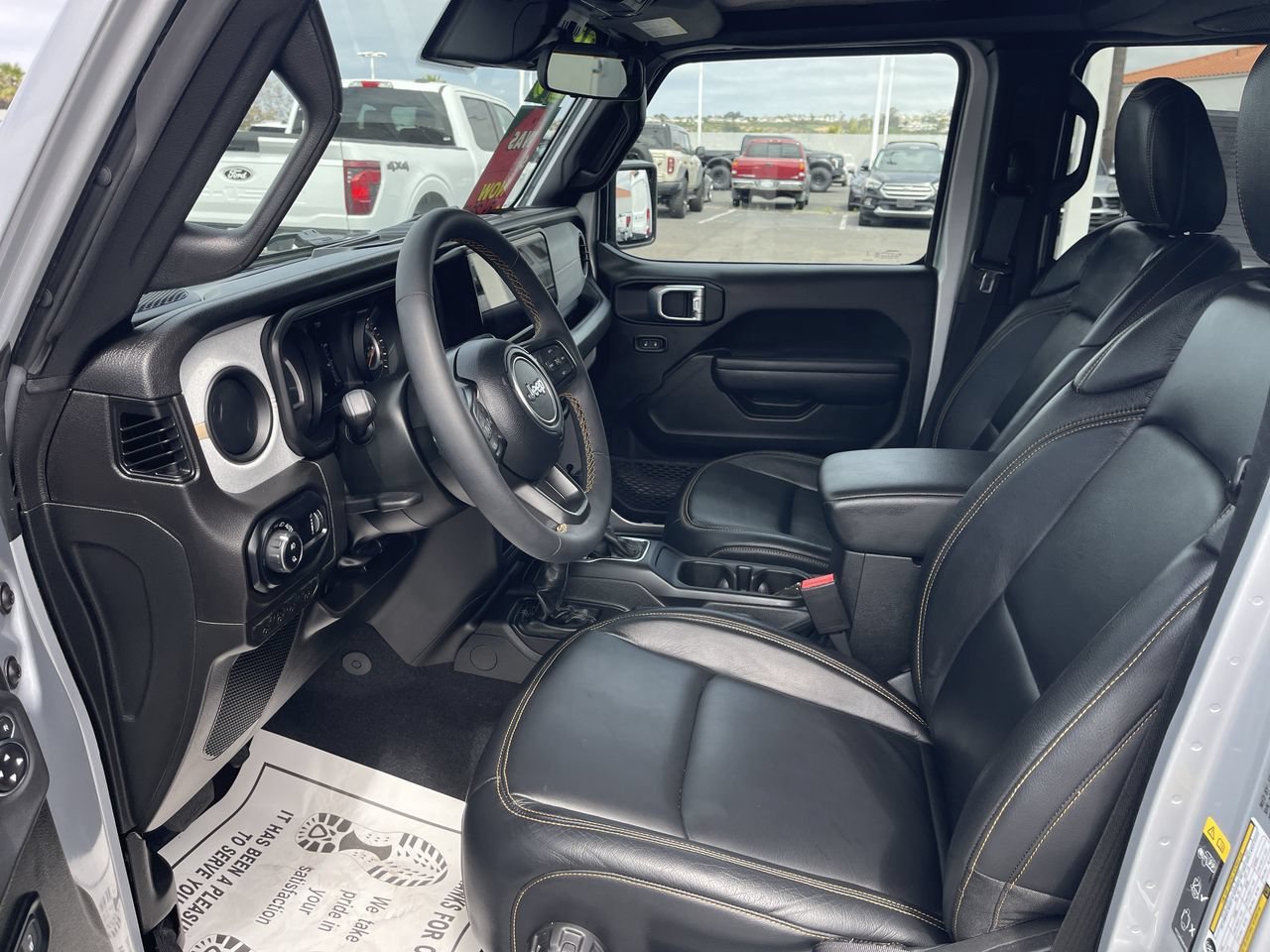 Used 2024 Silver Zynith Clearcoat Jeep Sport S image 18