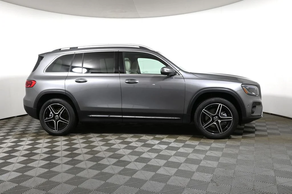 Used 2026 Gray Mercedes-Benz GLB 250 image 8