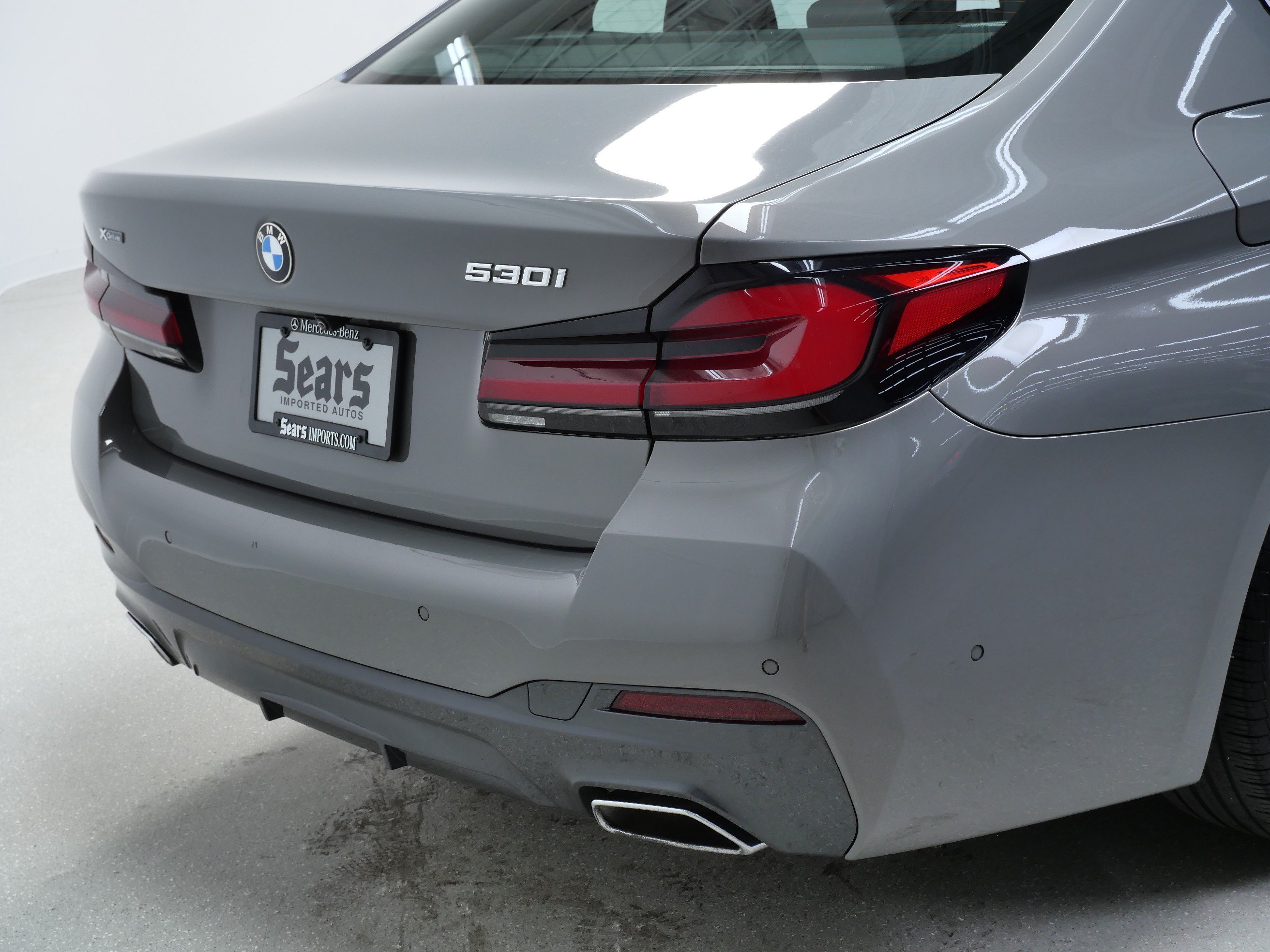 Used 2021 Bernina Grey Amber Effect Metallic BMW 530i xDrive image 5