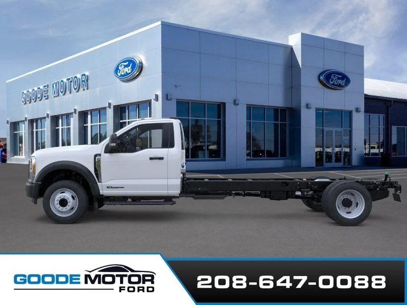 New 2026 Oxford White Ford F-450® XL image 3