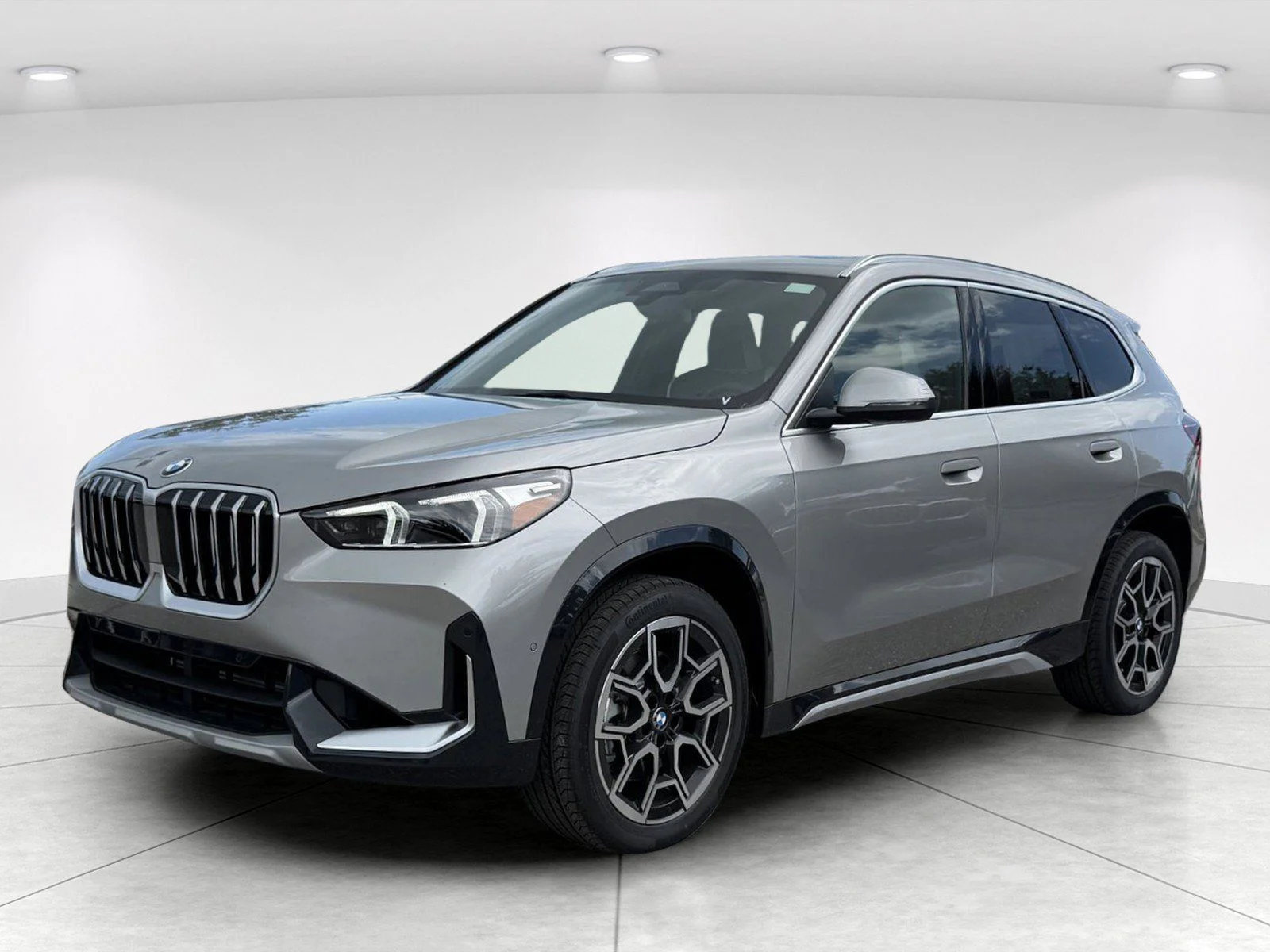 New 2026 Space Silver Metallic BMW xDrive28i image 7