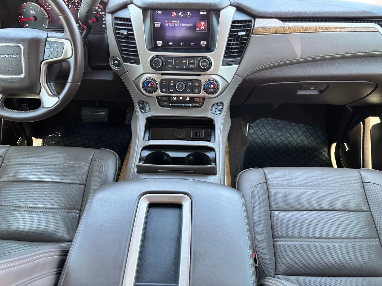 Used 2015 White Diamond Clearcoat GMC Denali image 14