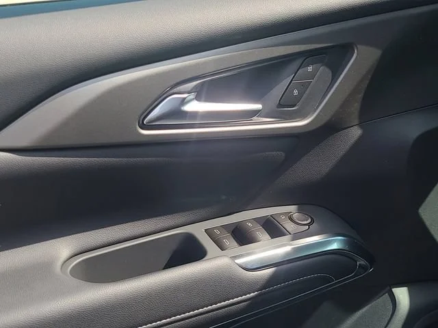New 2026 Mosaic Black Metallic Chevrolet LT image 20