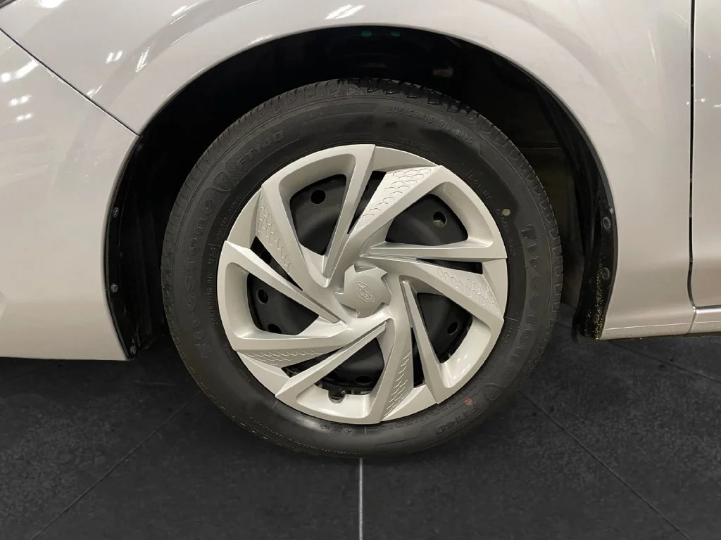 Used 2024 Ice Silver Metallic Subaru Base image 14