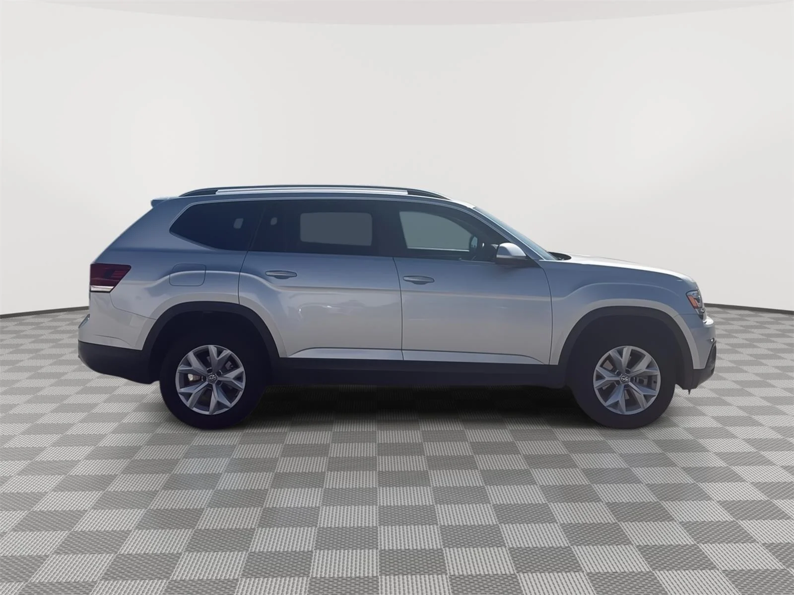 Used 2018  Volkswagen 3.6L V6 SE image 16