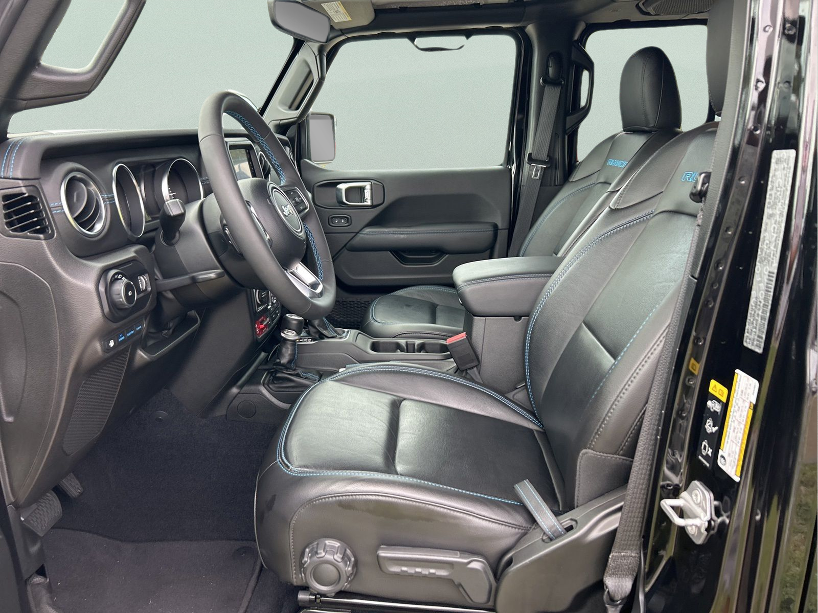 Used 2023 Black Jeep  image 9
